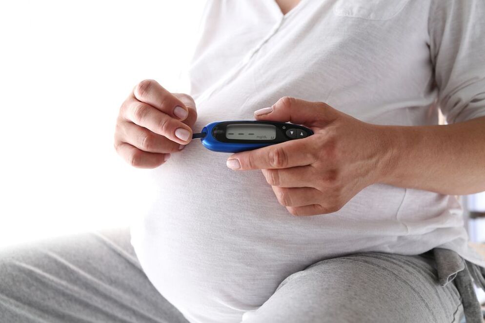Measuring blood glucose in gestational diabetes